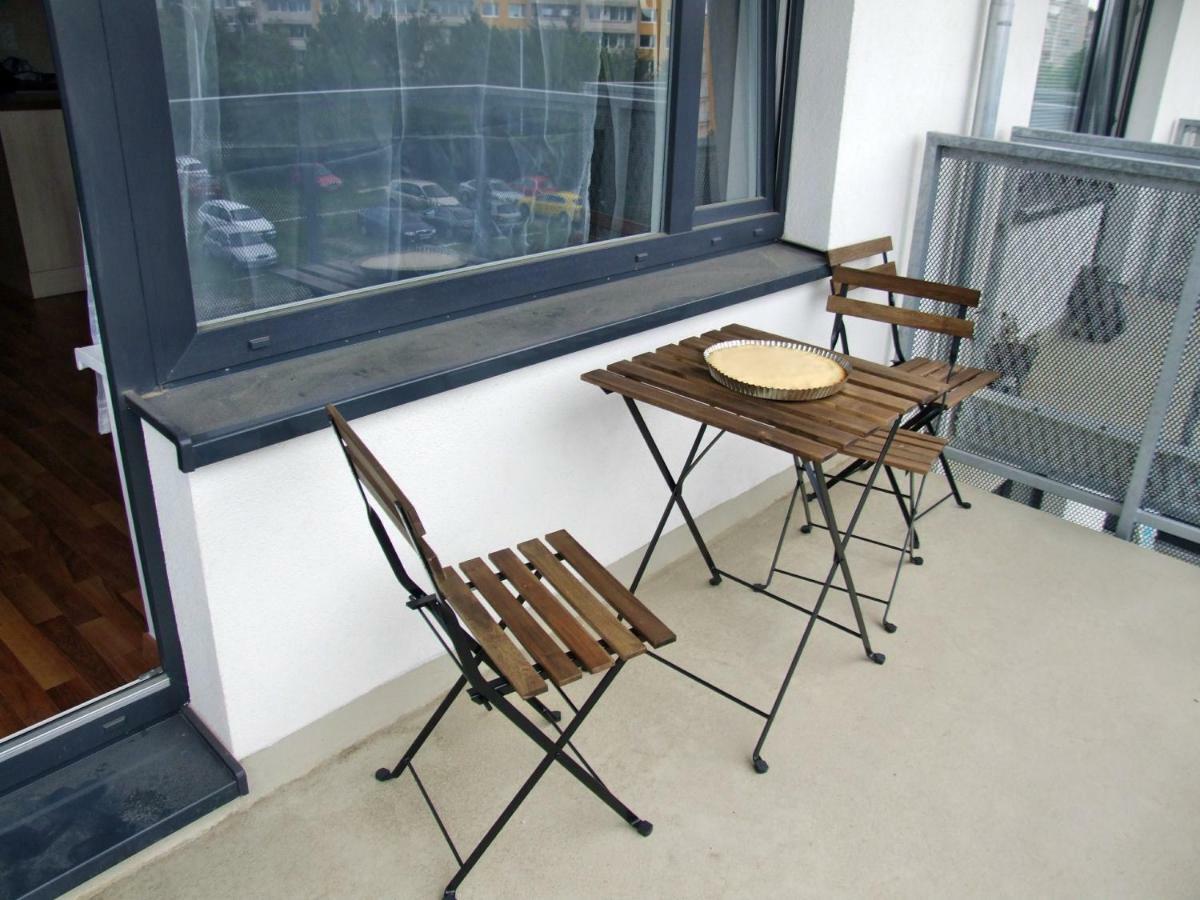 Triangl Apartment Прага Екстериор снимка